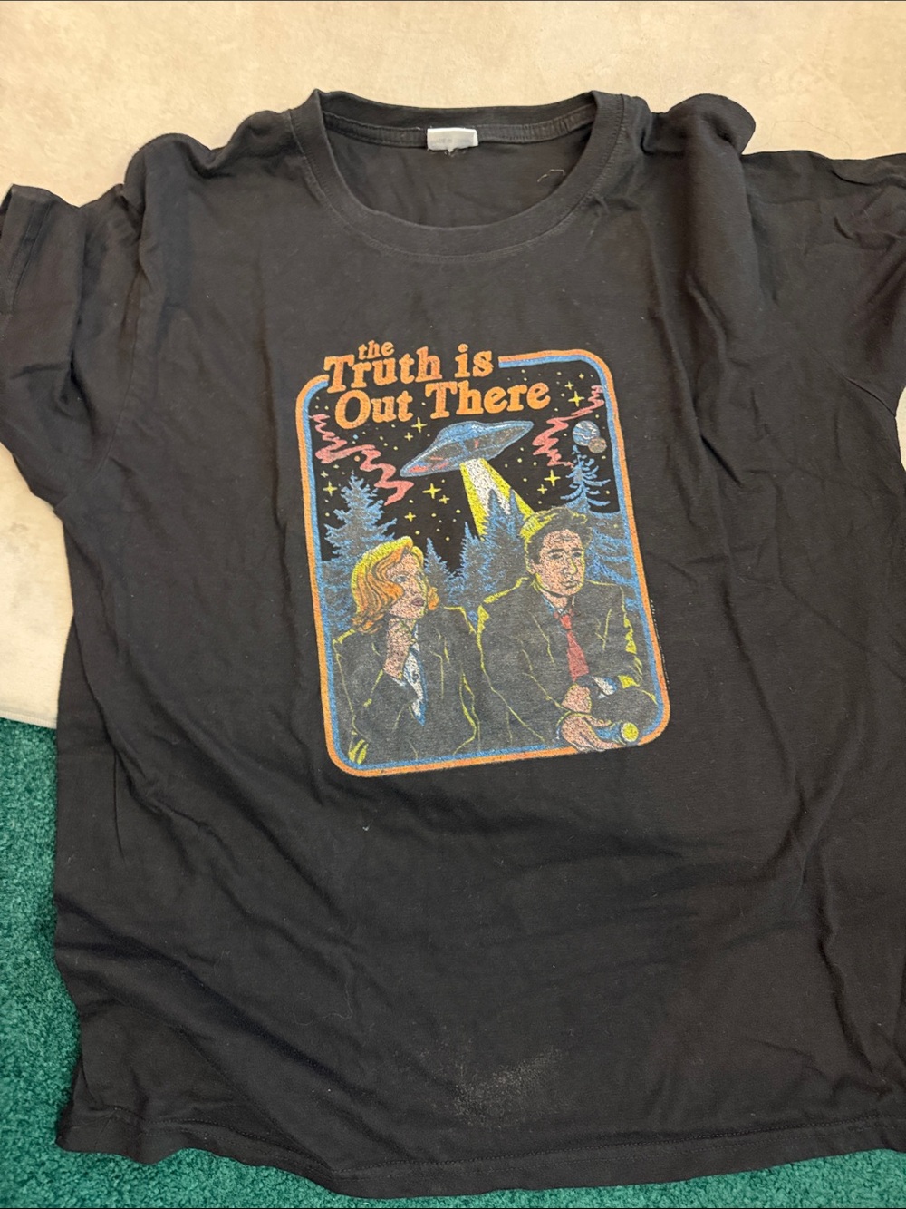 Women’s Black 'The Truth is Out There' Graphic Tee